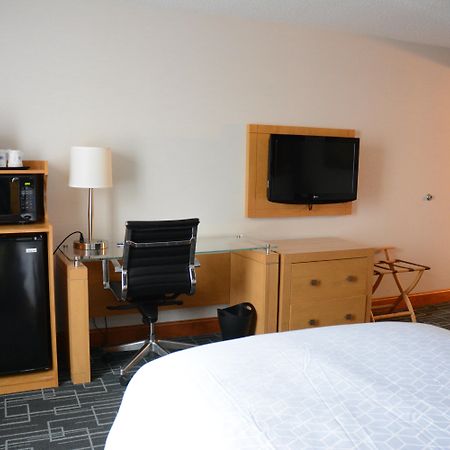 Holiday Inn Express Stamford, An Ihg Hotel ภายนอก รูปภาพ