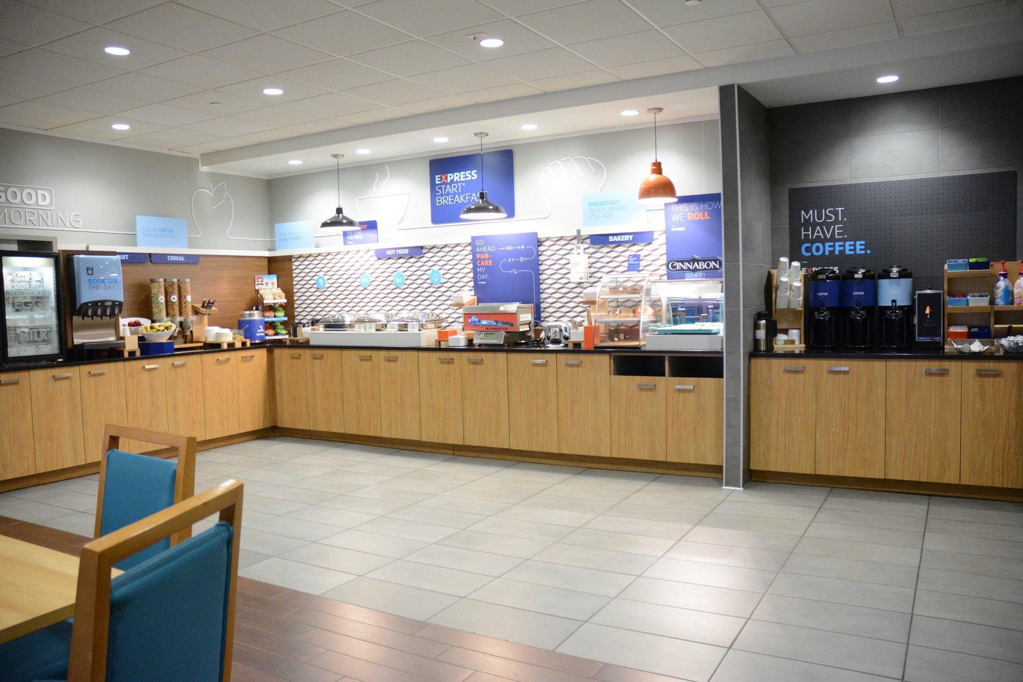 Holiday Inn Express Stamford, An Ihg Hotel ภายนอก รูปภาพ