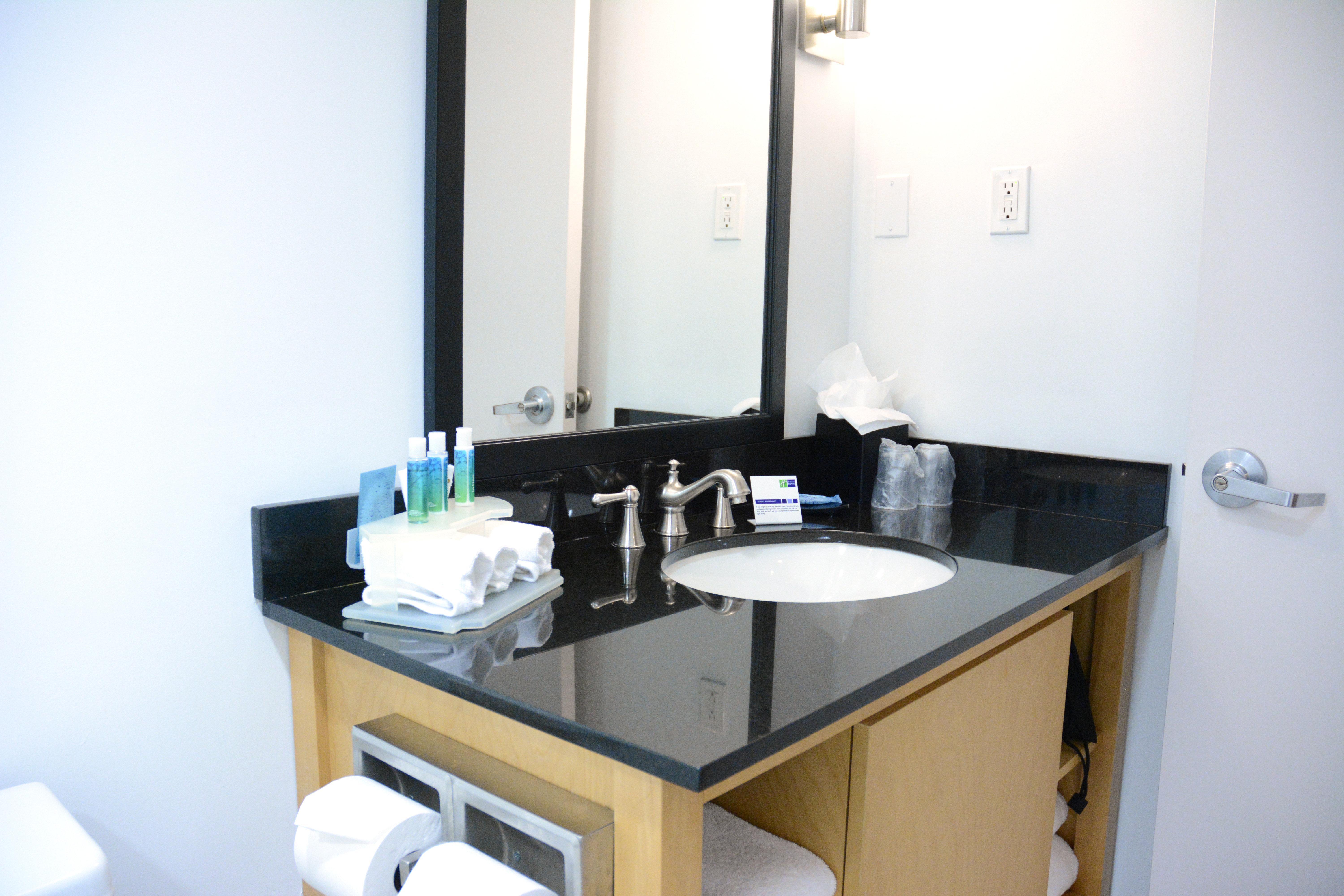 Holiday Inn Express Stamford, An Ihg Hotel ภายนอก รูปภาพ