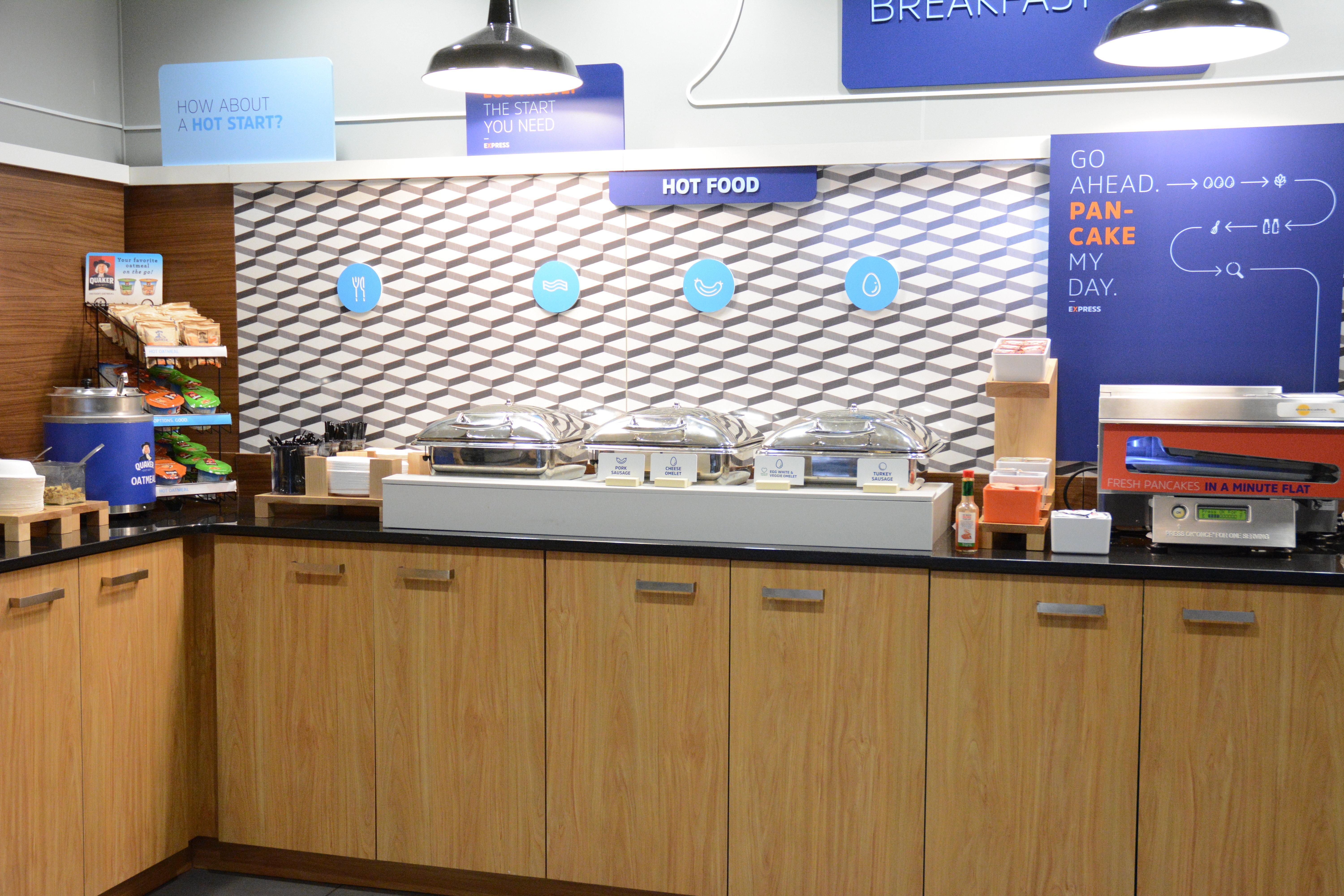 Holiday Inn Express Stamford, An Ihg Hotel ภายนอก รูปภาพ