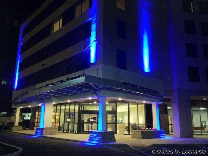 Holiday Inn Express Stamford, An Ihg Hotel ภายนอก รูปภาพ